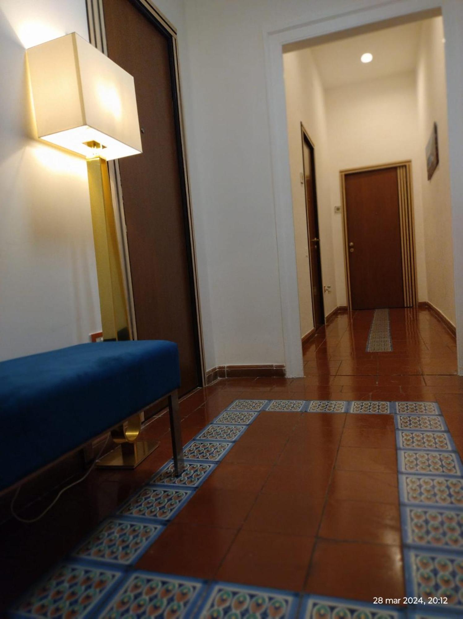 Holding House -close Train Station And Port Salerno
