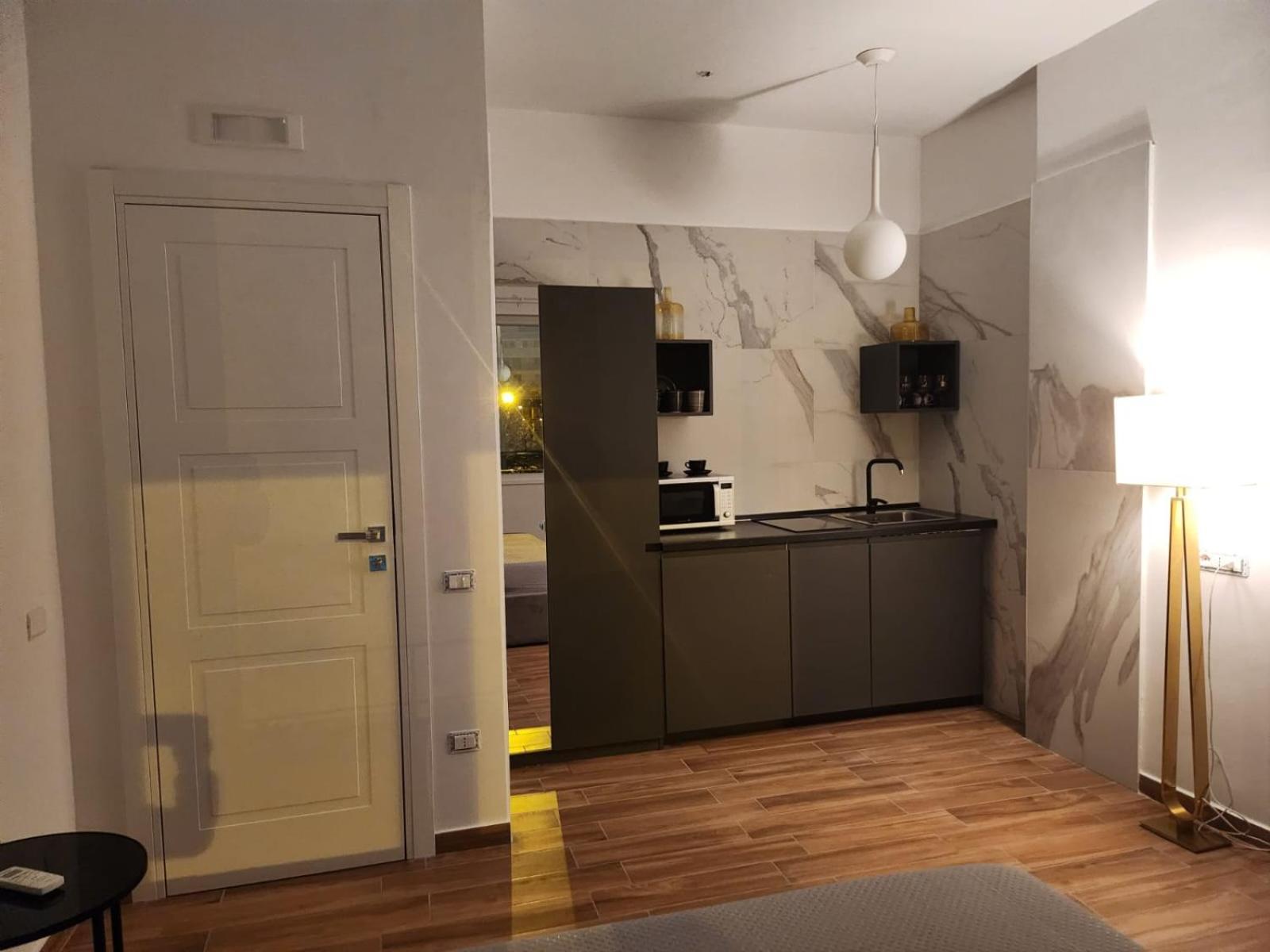 Holding House -close Train Station And Port * Salerno