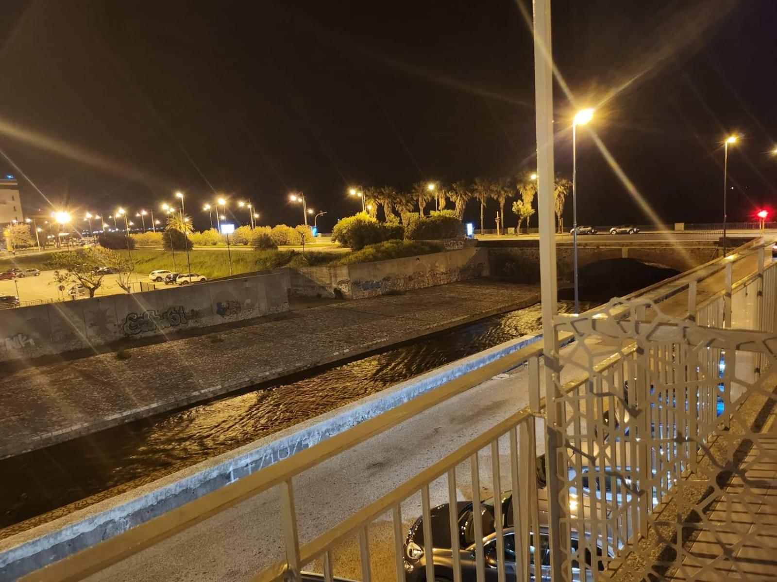 Holding House -close Train Station And Port * Salerno
