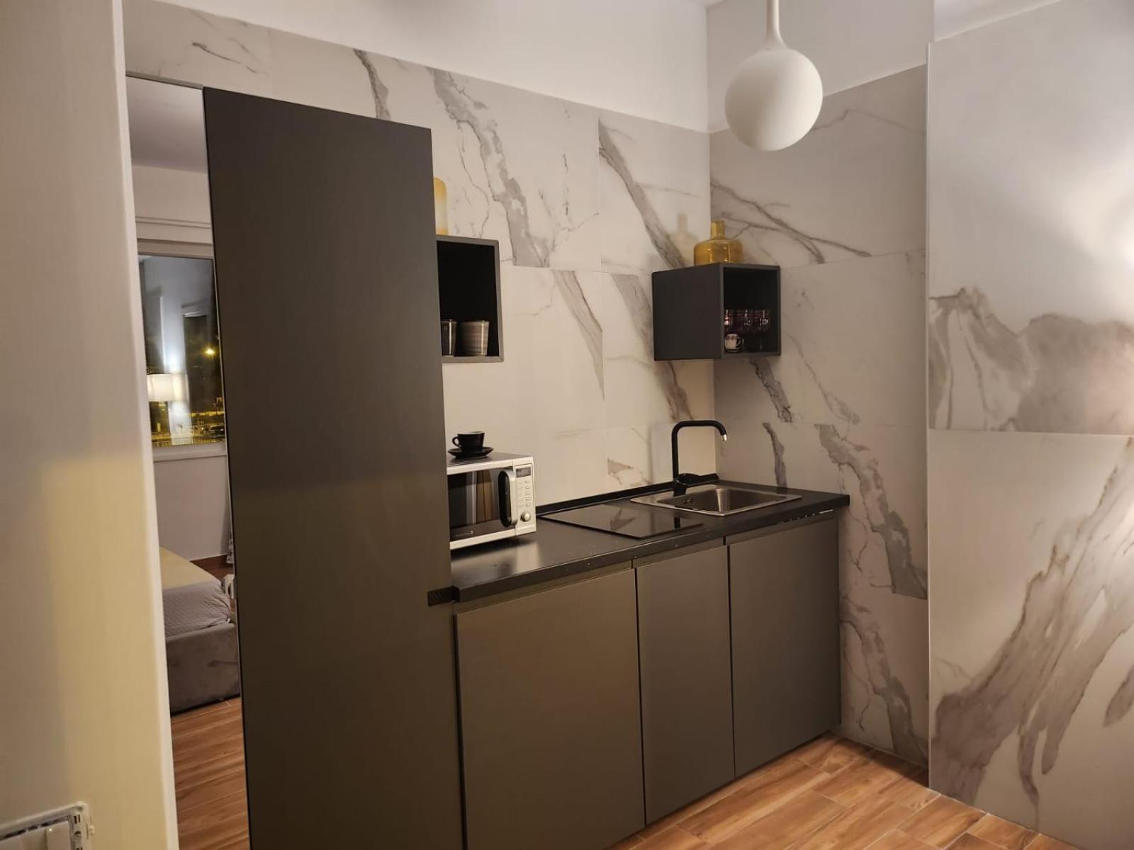 Holding House -close Train Station And Port * Salerno