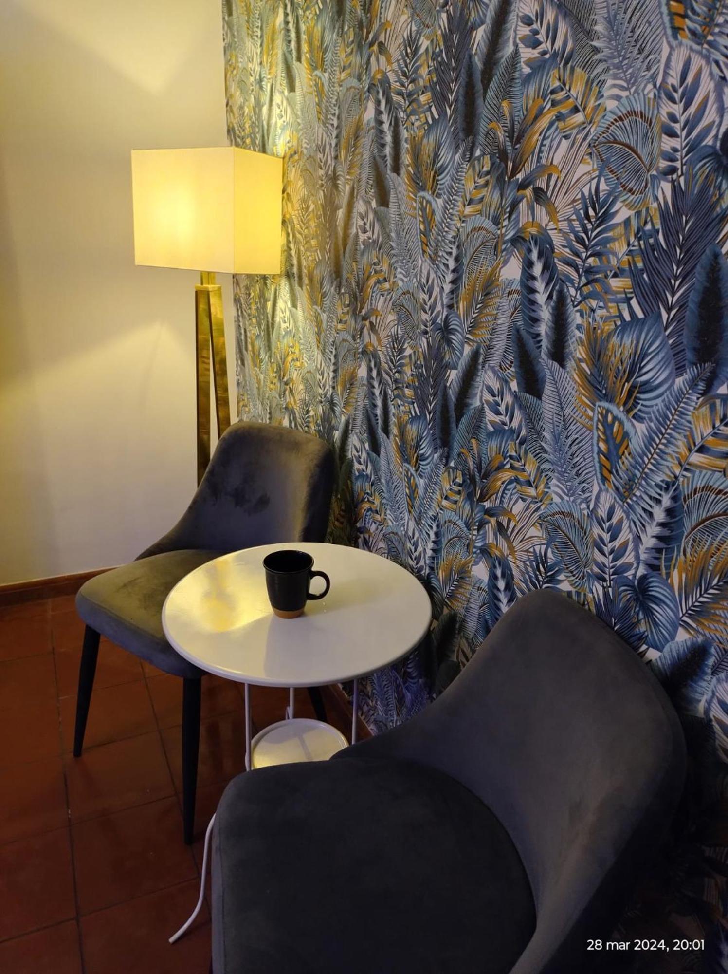Couette-café Holding House -close Train Station And Port *