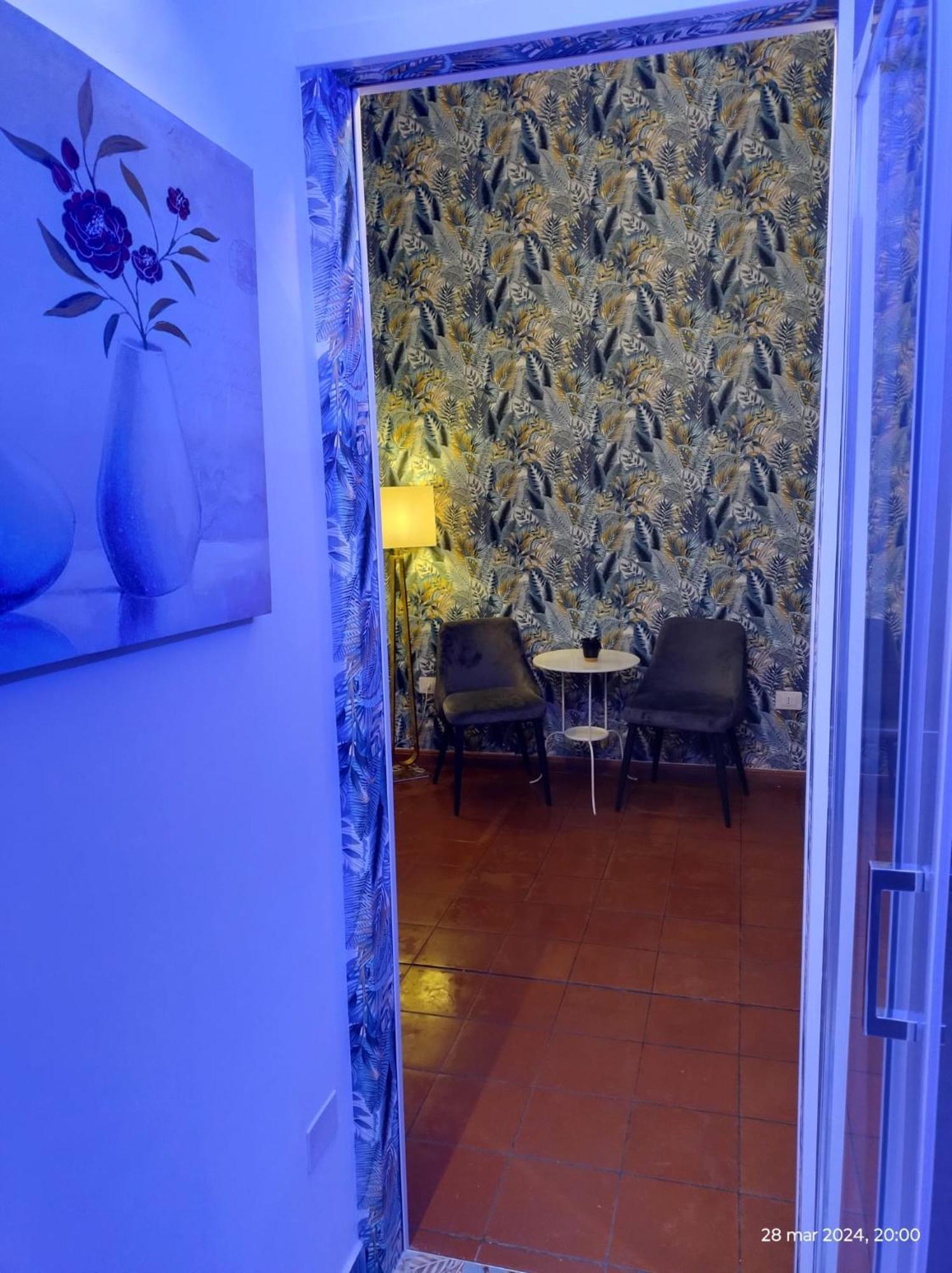 Holding House -close Train Station And Port Couette-café *