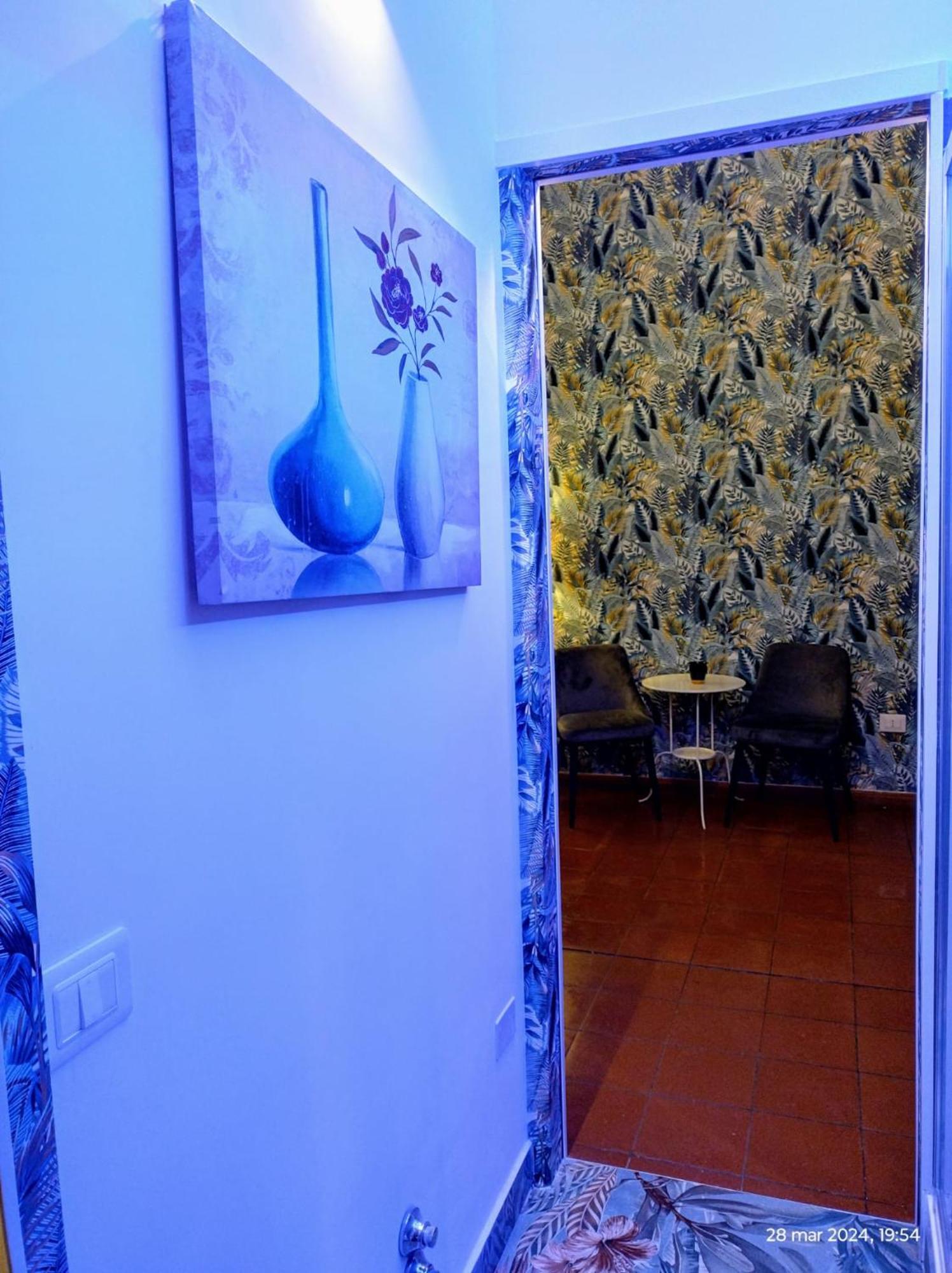 Couette-café Holding House -close Train Station And Port Salernes
